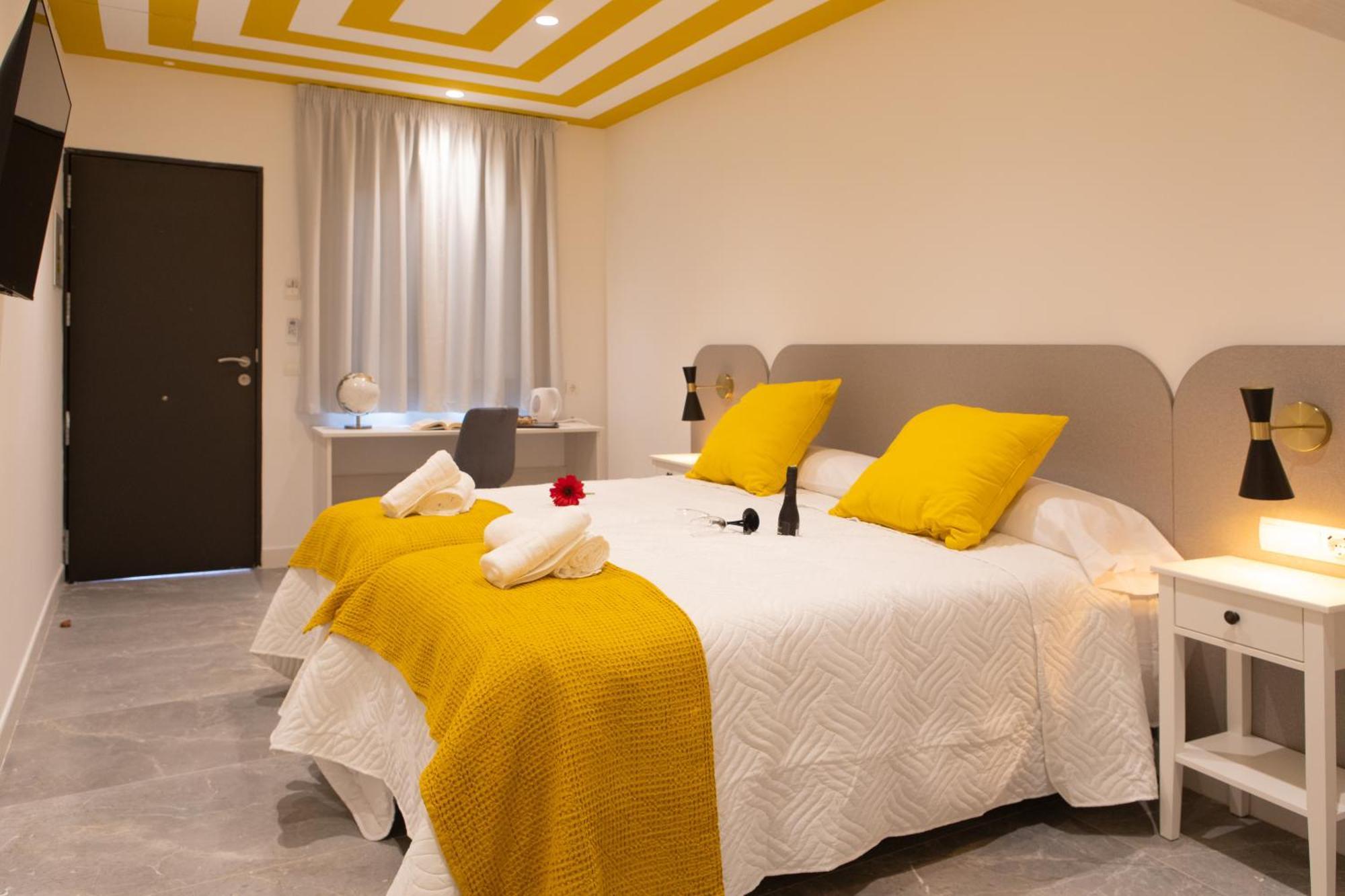 Boutique Rooms Playa Burriana เนร์คา ภายนอก รูปภาพ