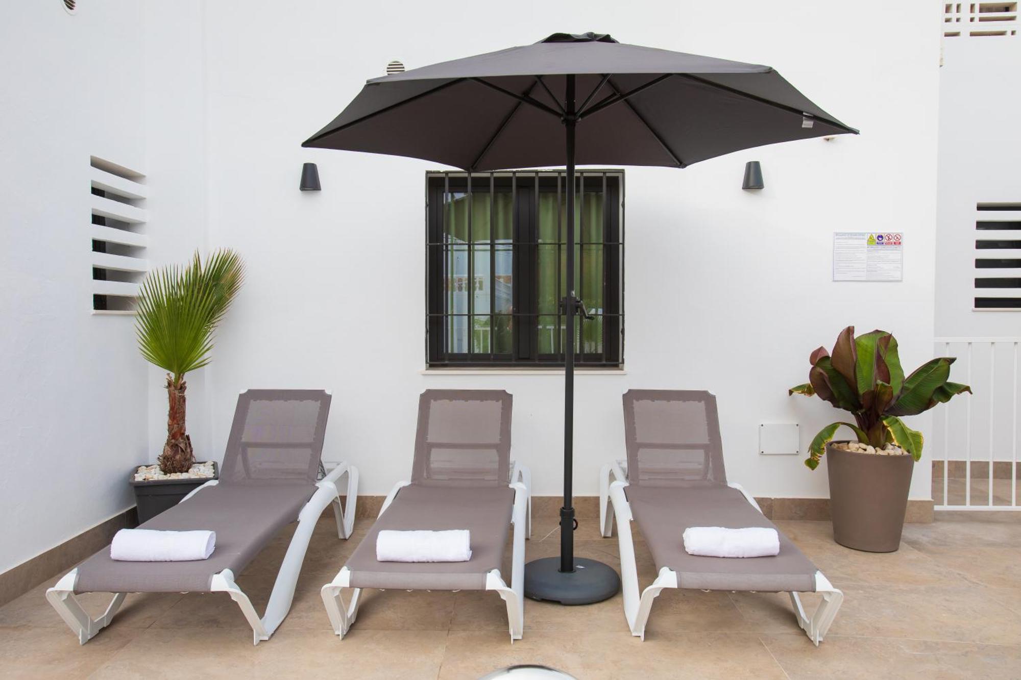 Boutique Rooms Playa Burriana เนร์คา ภายนอก รูปภาพ