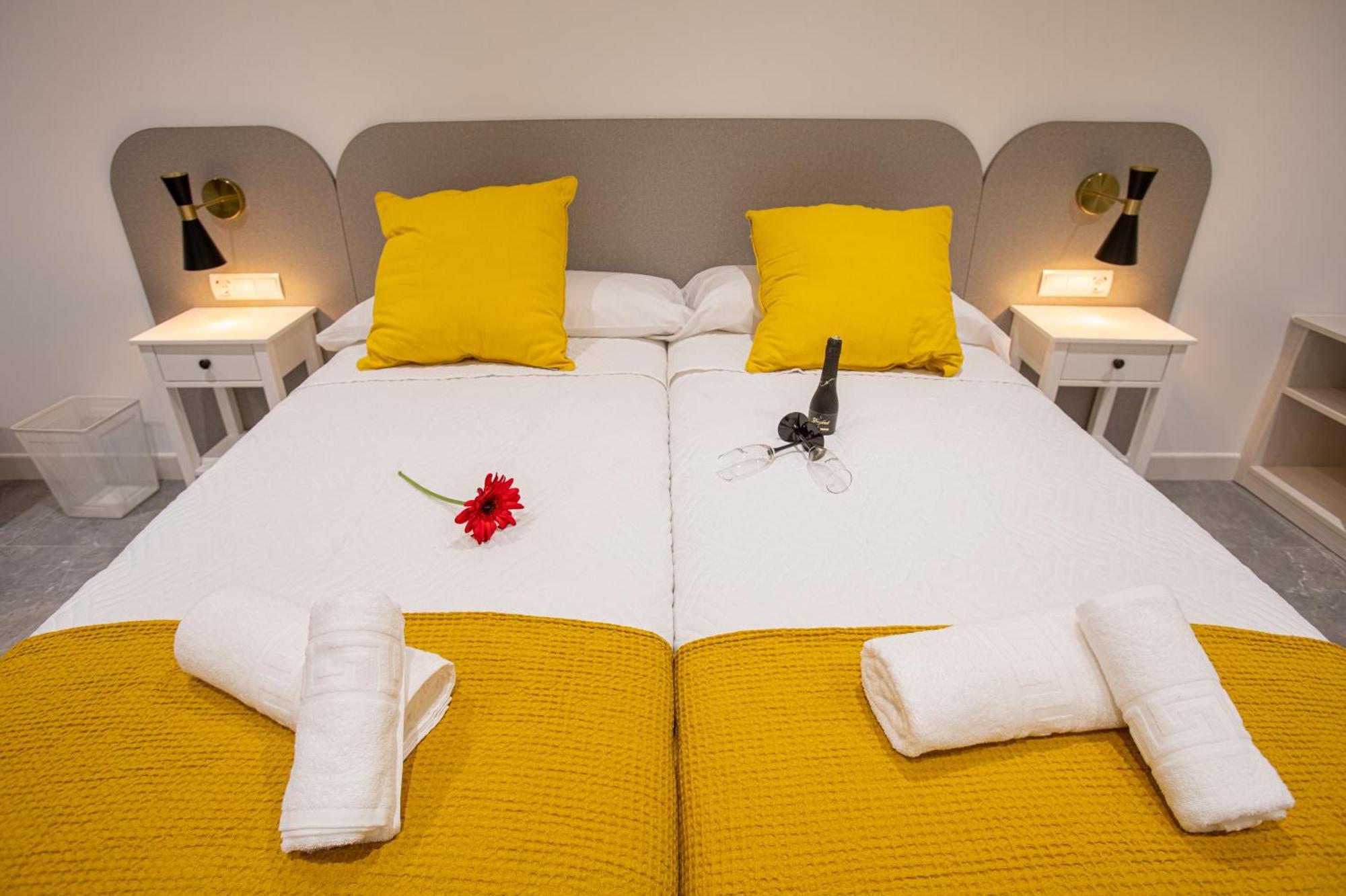 Boutique Rooms Playa Burriana เนร์คา ภายนอก รูปภาพ