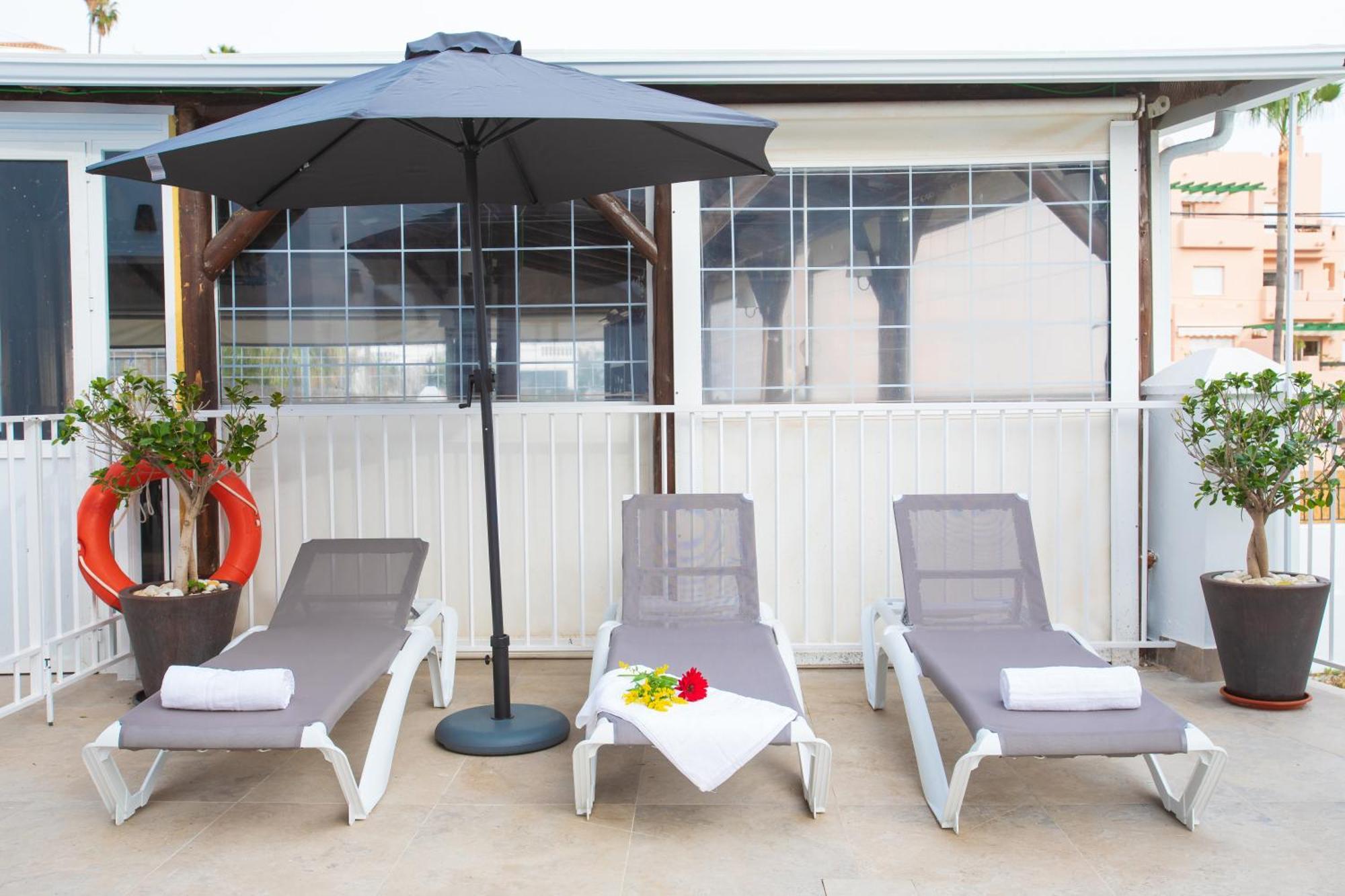 Boutique Rooms Playa Burriana เนร์คา ภายนอก รูปภาพ