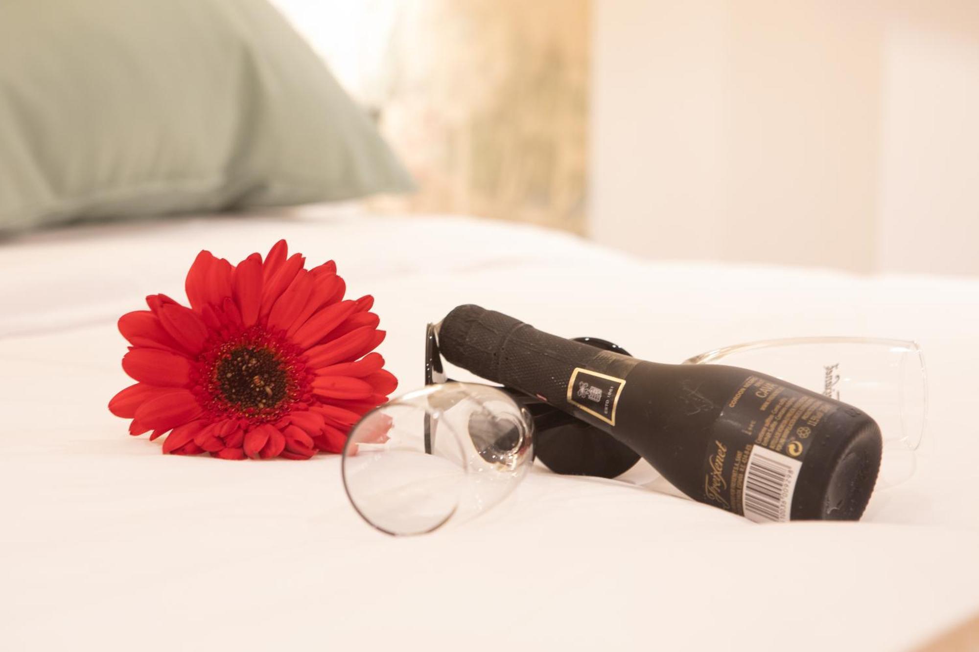 Boutique Rooms Playa Burriana เนร์คา ภายนอก รูปภาพ