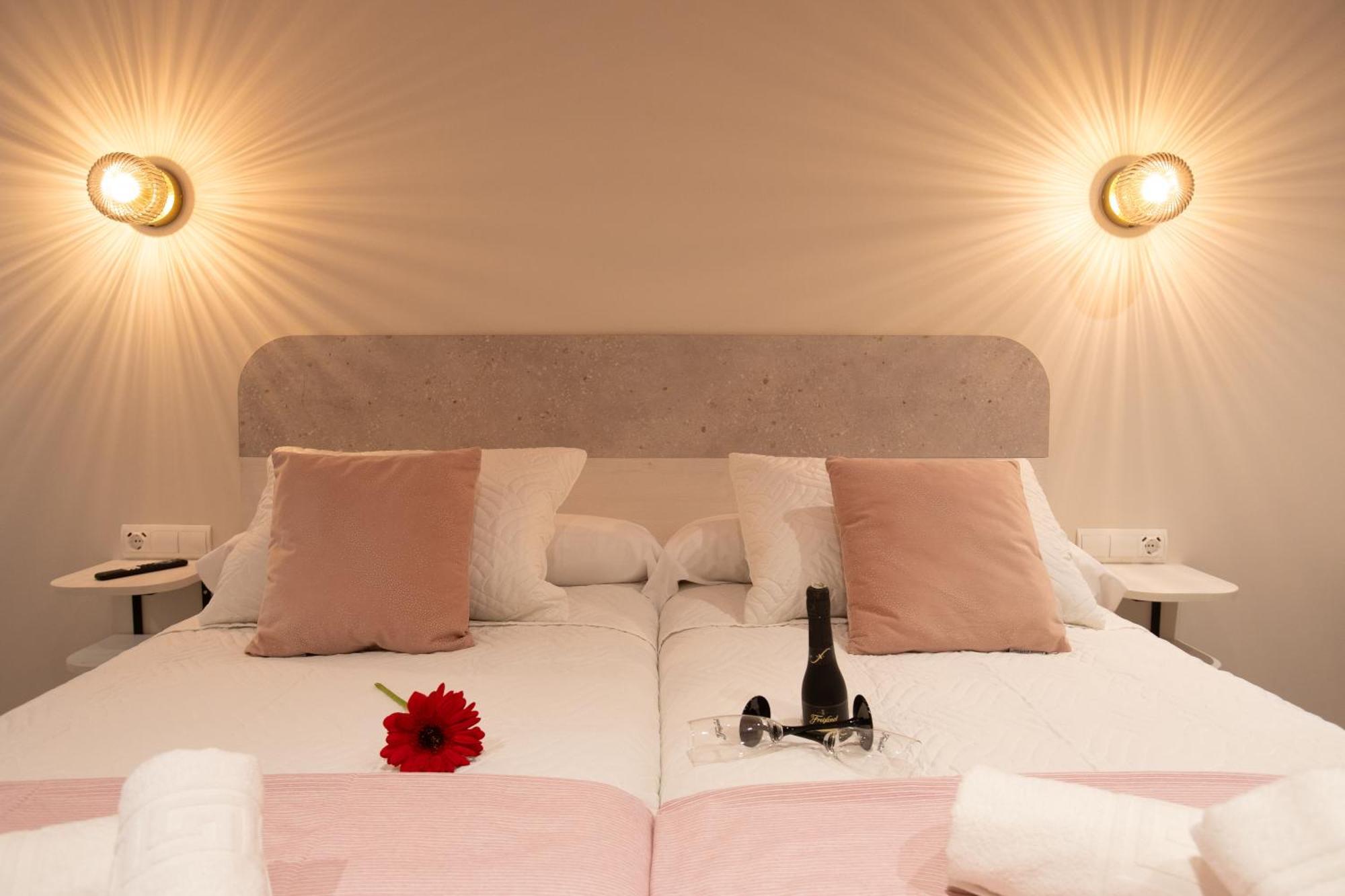 Boutique Rooms Playa Burriana เนร์คา ภายนอก รูปภาพ